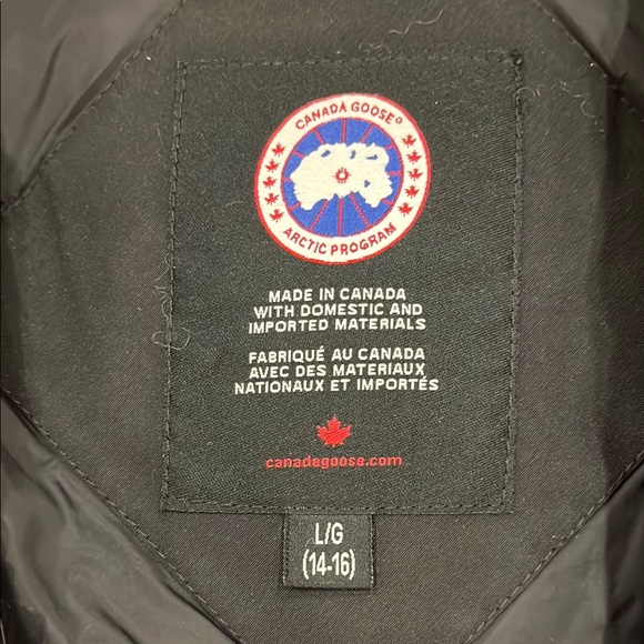 Canada Goose Black Kids Jacket with fur trim in very good gently worn condition - Picture 2 of 16